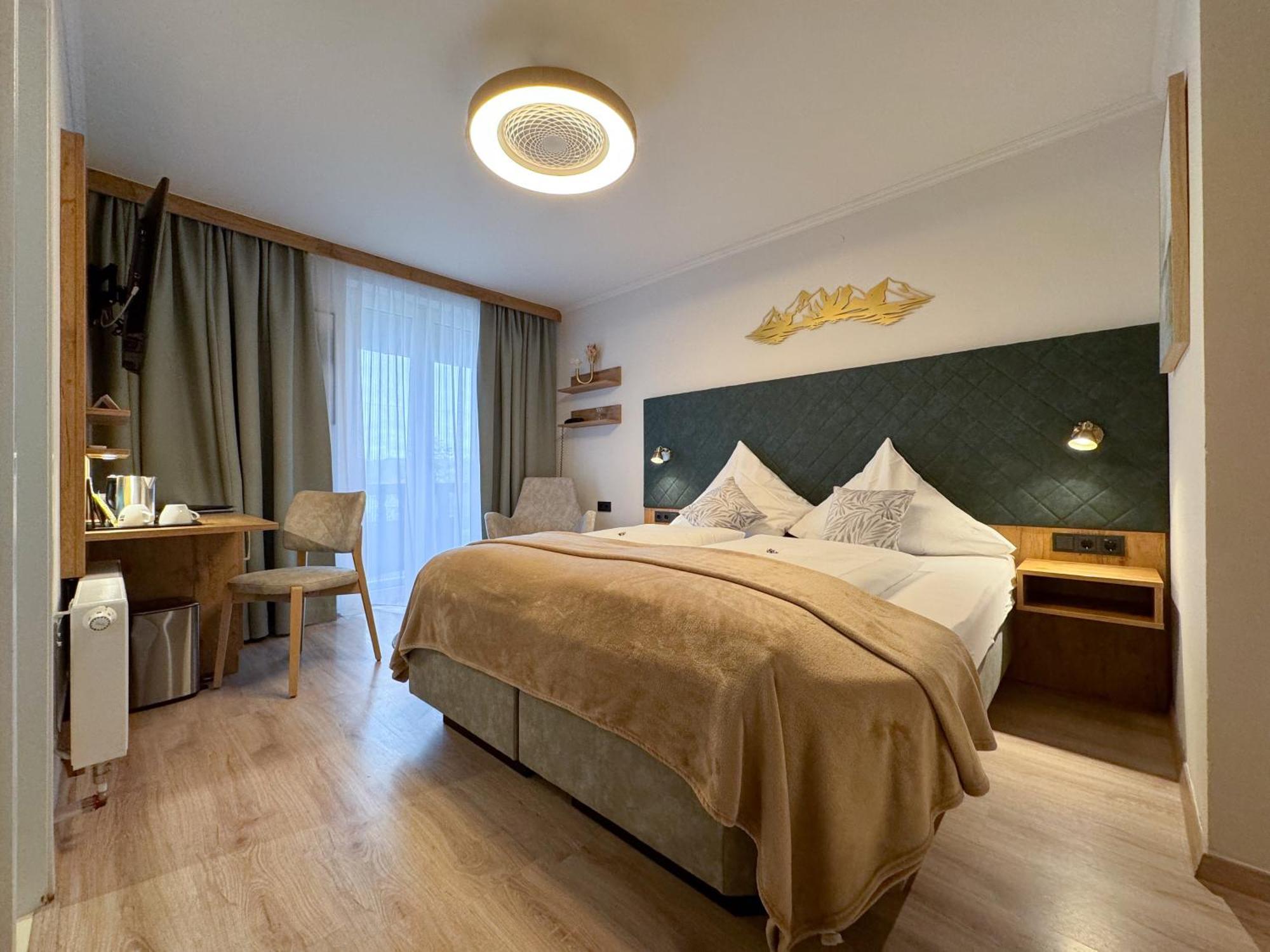 Hotel Schlossblick Chiemsee Прін-ам-Кімзе Екстер'єр фото